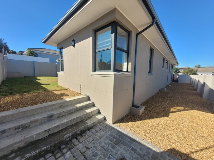 3 Bedroom Property for Sale in Hageland Estate Western Cape